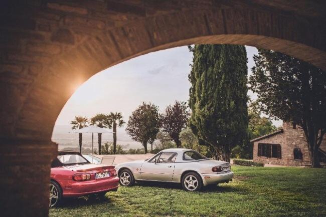 Miataland Bed & Breakfast Collazzone Bagian luar foto