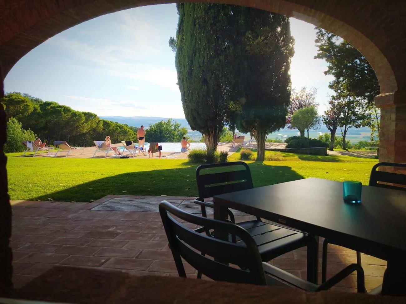 Miataland Bed & Breakfast Collazzone Bagian luar foto